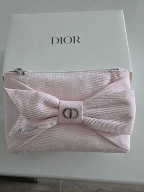 New In Box MISS DIOR Bow Pouch Bag Dior Pink Bow Ziper Pouch CD silver Logo Dior